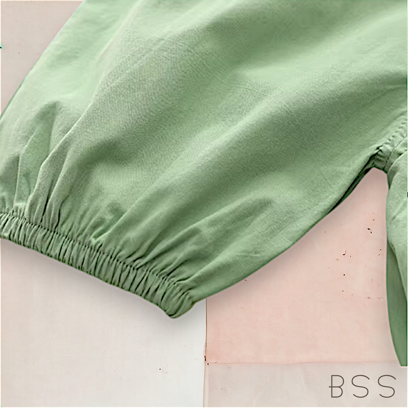 Conjunto infantil Jardineira com Alça e Blusa Olhinhos