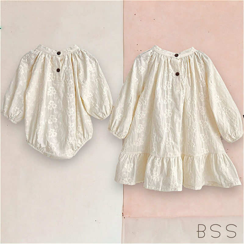 Vestido Infantil Minimalista Rendado