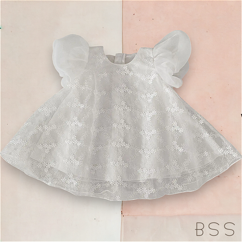 Vestido Bordado com Flores em Renda