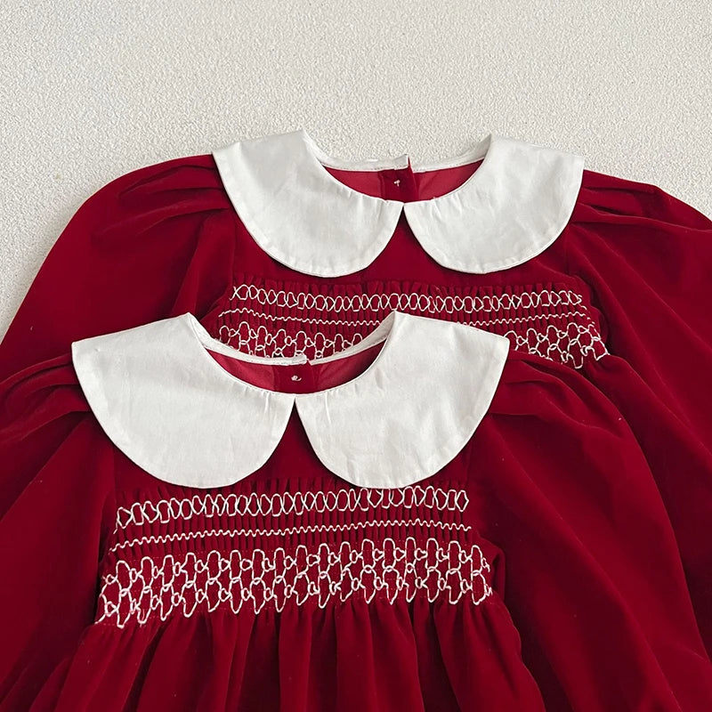 Romper em Veludo e Casinha de Abelhas