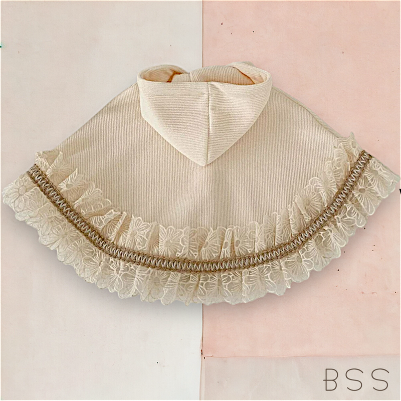 Poncho Infantil com Babado e Renda