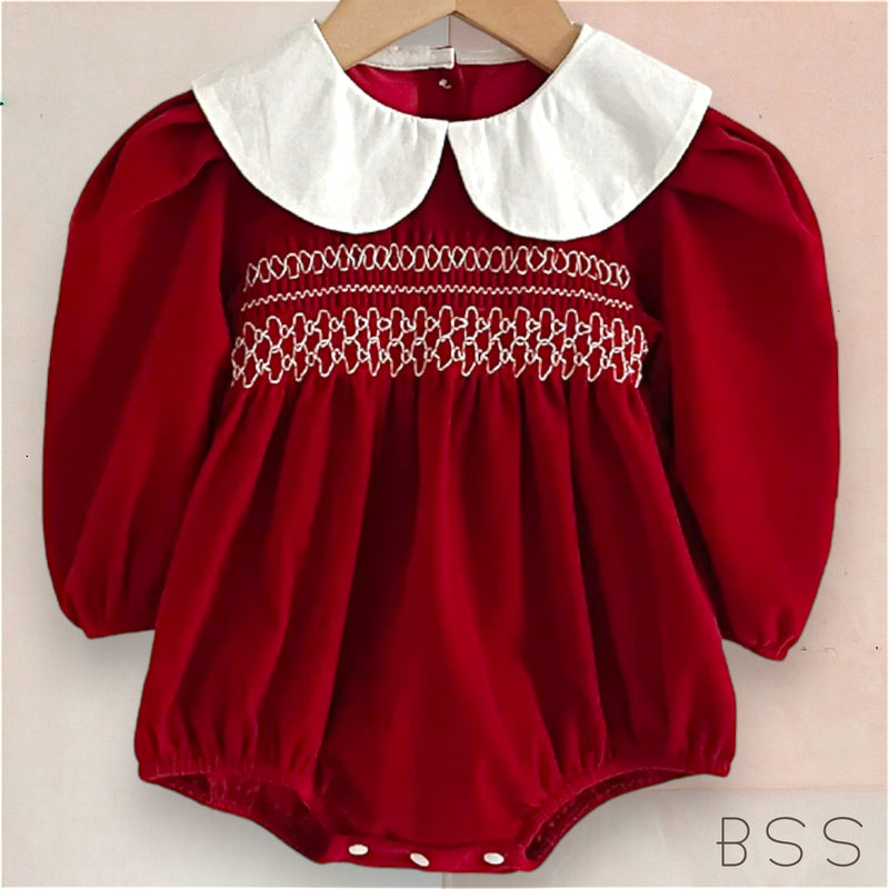Romper em Veludo e Casinha de Abelhas