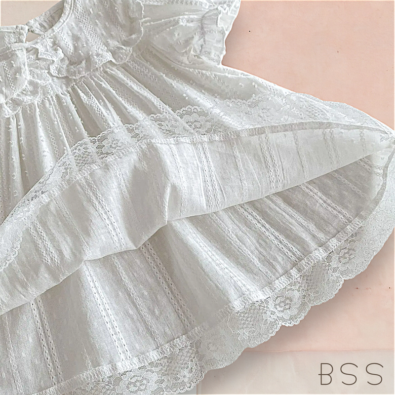 Vestido Infantil Renda Minimalista