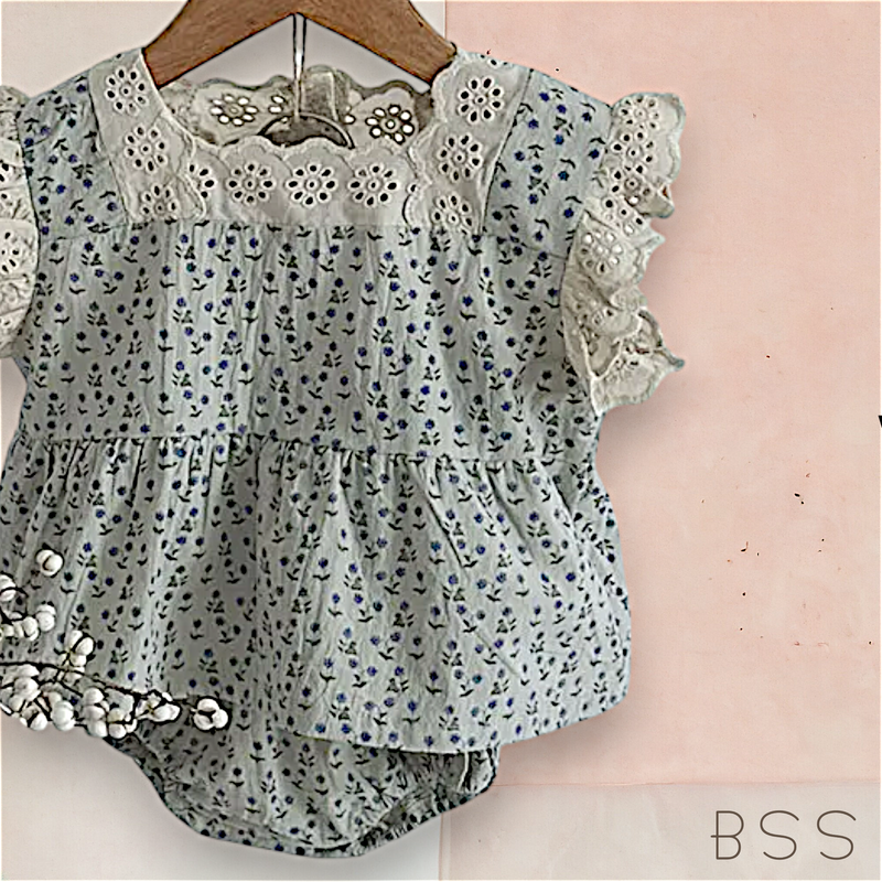 Conjunto Infantil Floral com Bico Bordado