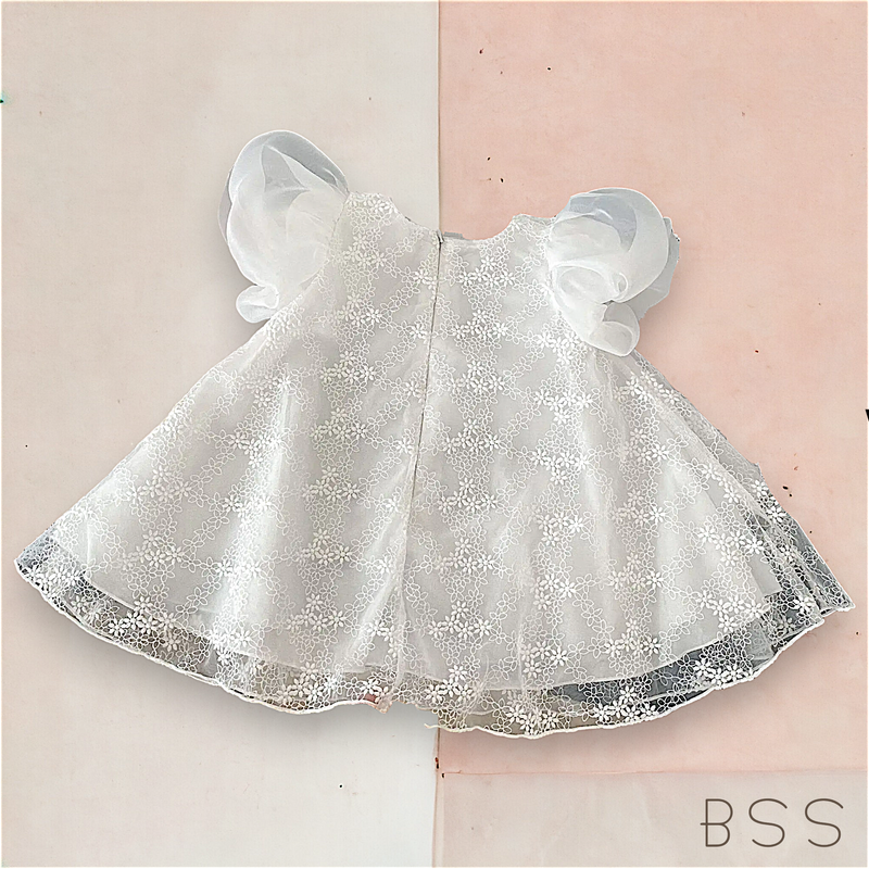 Vestido Bordado com Flores em Renda