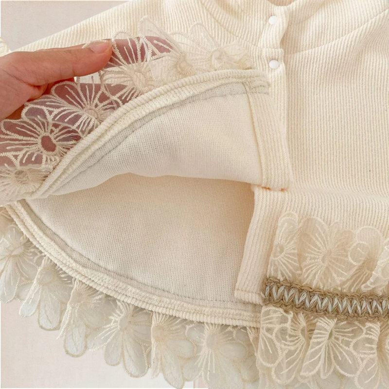 Poncho Infantil com Babado e Renda