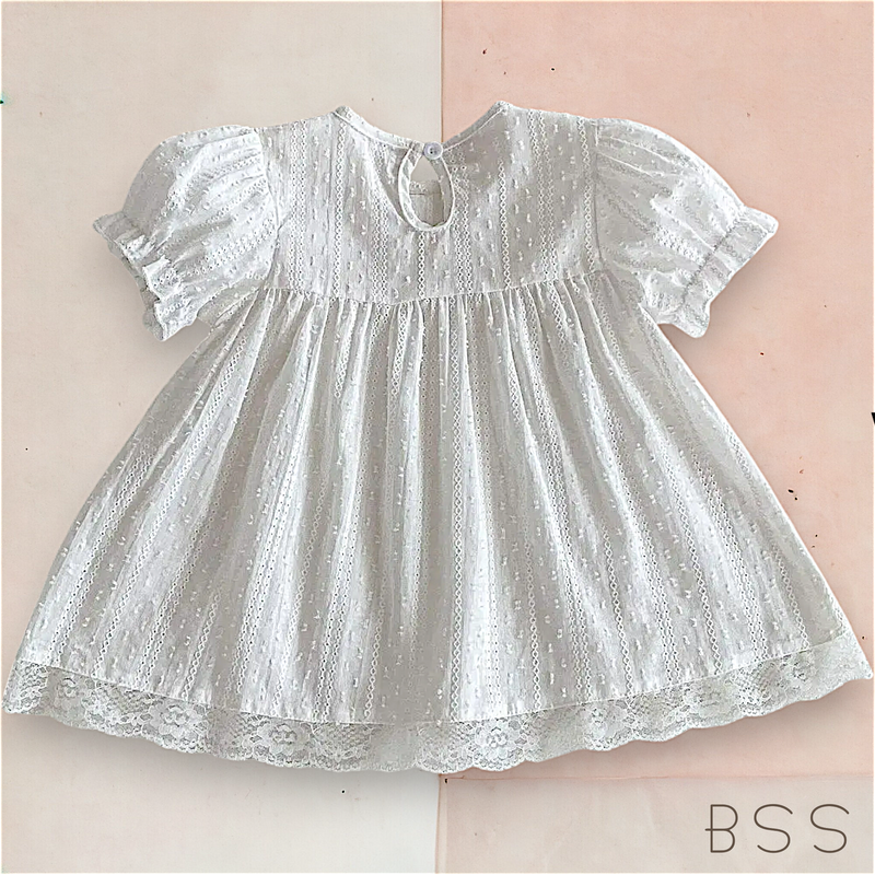 Vestido Infantil Renda Minimalista