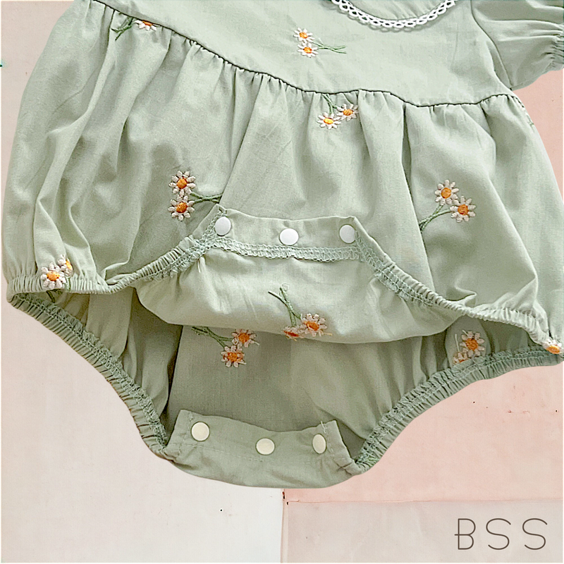 Romper Verão Floral Gola Arredondada