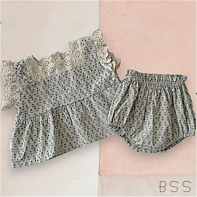 Conjunto Infantil Floral com Bico Bordado