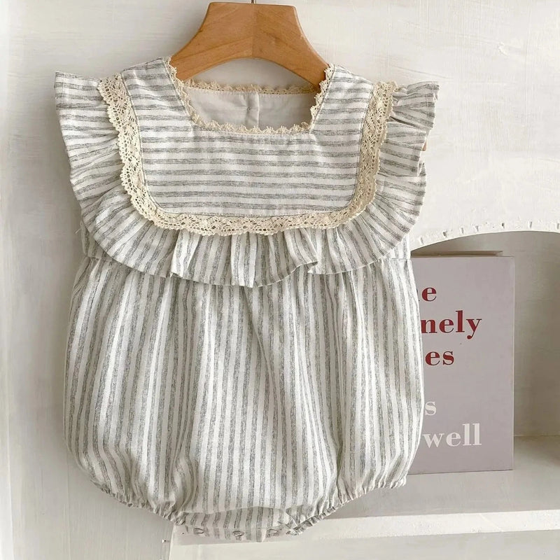 Romper Minimalista Listrado Bico Bordado